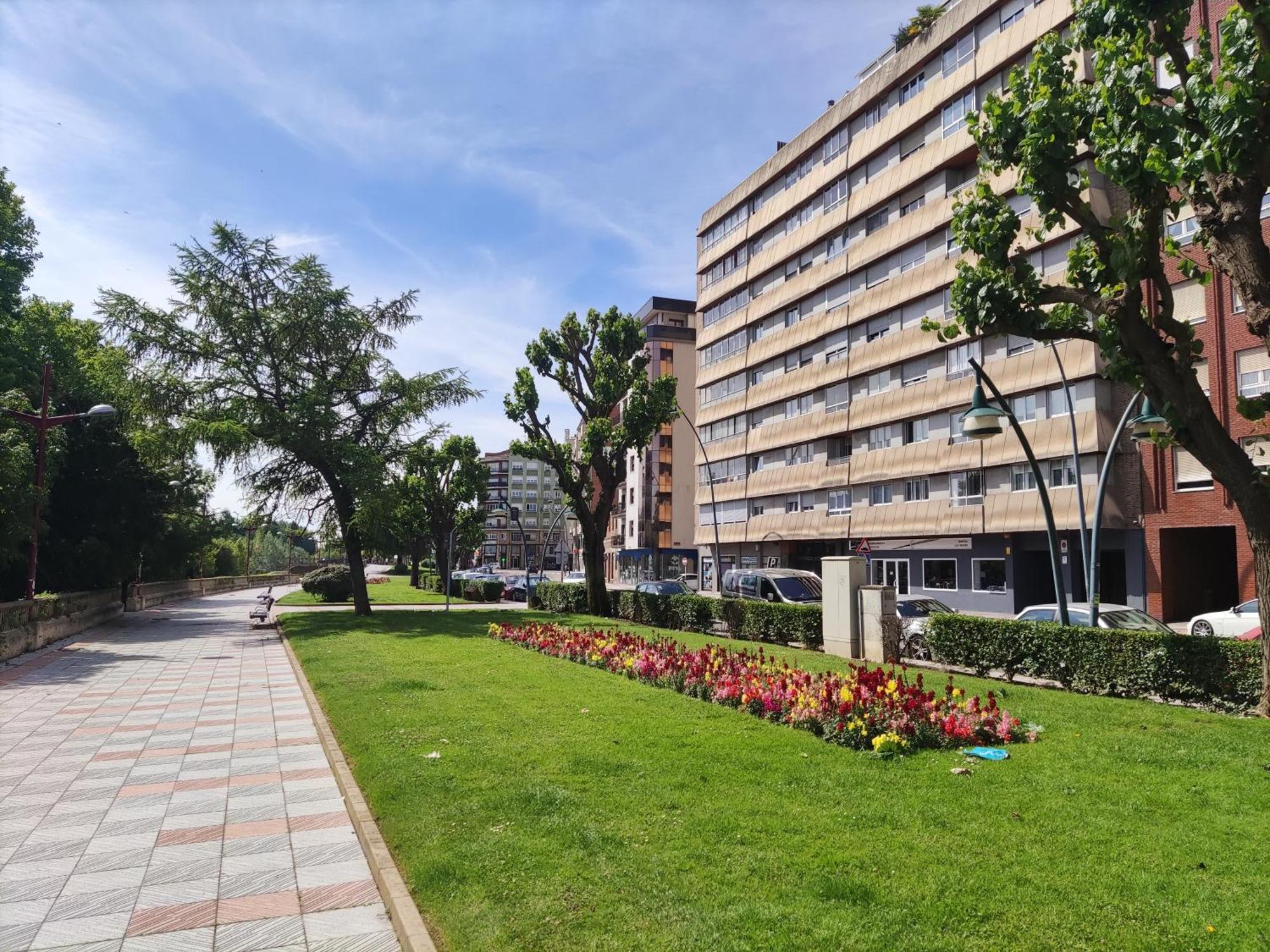 Leon Riverside Flat Luaran gambar